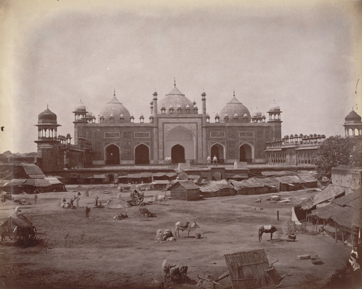 Jama Masjid in Agra, completed in 1648, Photo: W. Caney, 1880s