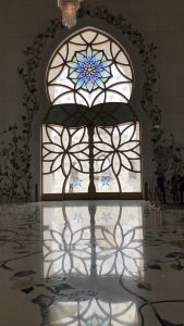 Abu Dhabi, Middle Eastern art, Sheikh Zayed Grand Mosque, arabic art, city guides, Abu Dhabi city guide, travel magazine, art guides, Louvre Abu Dhabi, Abu Dhabi Art, travel guides, Eastern art, J'aipur Journal, Rupi Sood, editor picks, islamic art, arabesque patterns