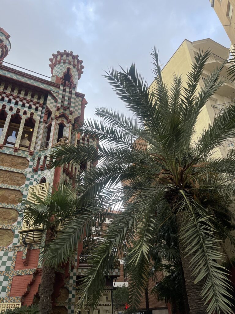 Exterior with palm tree at Casa Vicens
